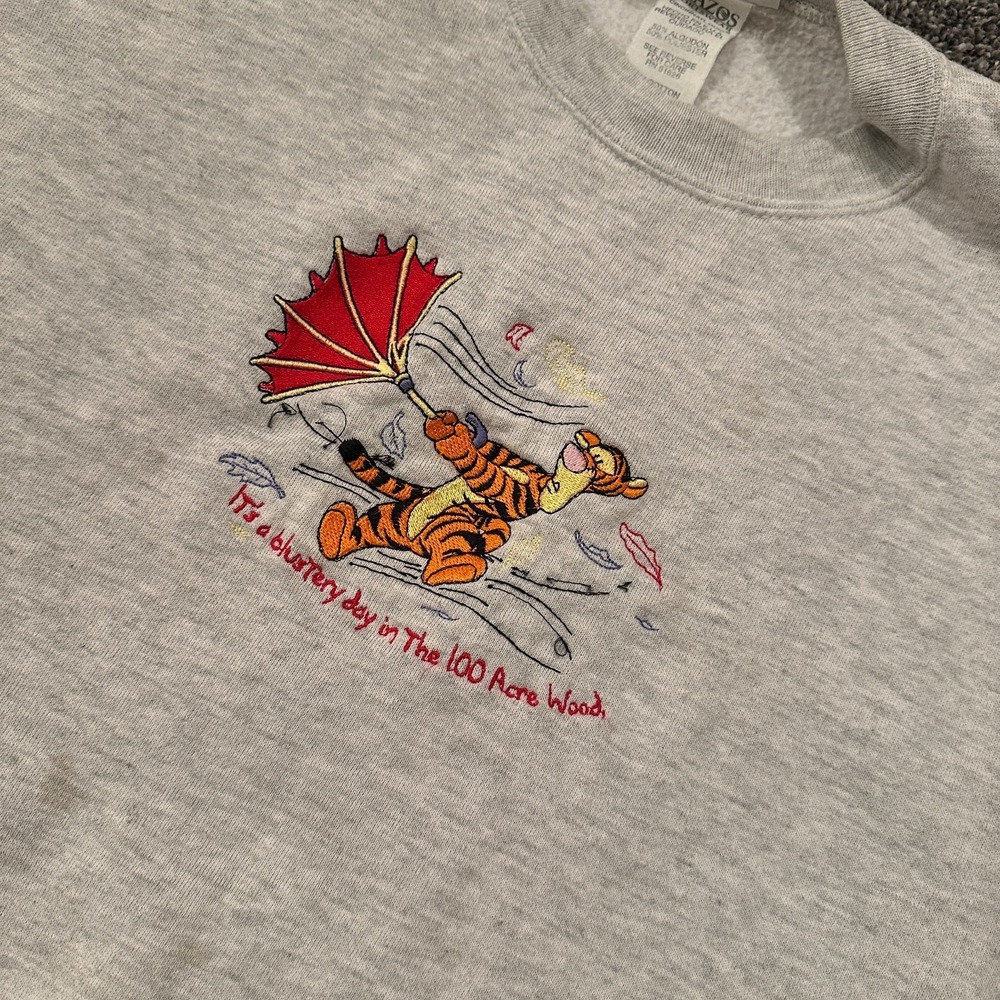 Vintage Disney Tigger Sweatshirt Mens Medium Gray Pooh 100 Acre Woods 90s USA - Picture 2 of 15